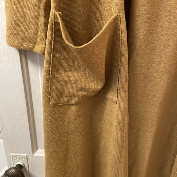 Long mustard color cardigan - Picture 3 of 4